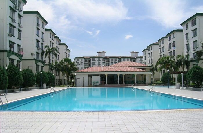 Spacious Pool Facing Serene Apartments Nerul Goa