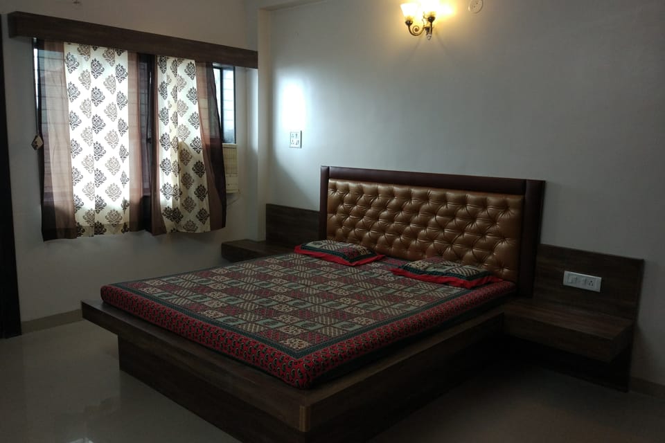 Furnished Builder Floor 3Bhk Rent DLF Phase 4 Gurgaon