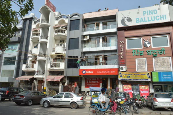 Retail Shop Rent Lajpat Nagar Delhi